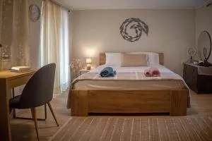 Auntie Katie's house - Giannádes