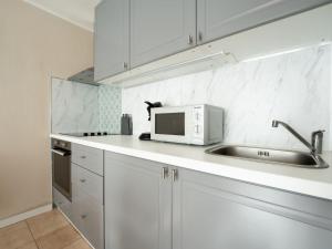 Studio Astrid 101 with balcony by Interhome