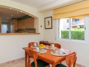 Holiday Home Port Pals Beach by Interhome