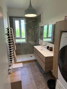 Villas Maison nature proche centre ville : photos des chambres