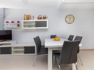 Apartment Miralcielo by Interhome