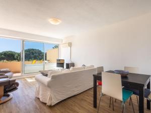 Apartment Les Ondines by Interhome