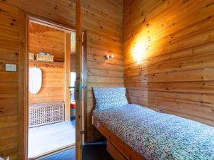 Chalet Bramley Hot Tub Lodge by Interhome