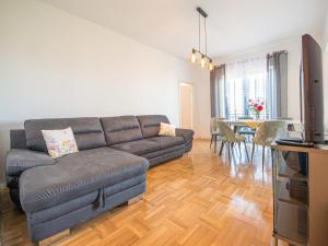 Apartment Snjezana by Interhome 