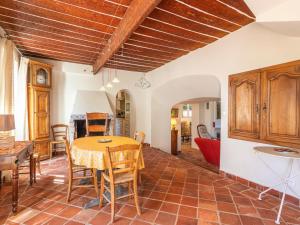 Holiday Home Le Clos du Pierredon by Interhome