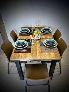 - La Grotta del Mare- Beach and Apuan Alps-