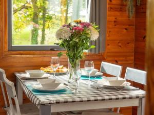 Chalet Lodge 4 - Hot Tub Lodge by Interhome