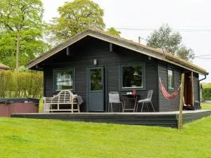 Chalet Sycamore Hot Tub Lodge by Interhome - Ashwater