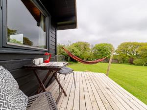 Chalet Sycamore Hot Tub Lodge by Interhome