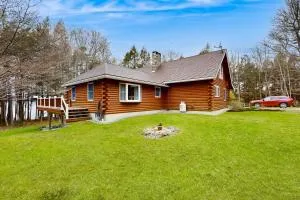 Bayberry Lakehouse - Round Pond