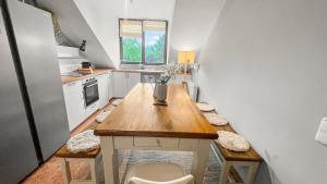 Flatista Homes - Penthouse with Rooftop Gym