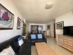 R151 Beachfront Apartment in Calafell