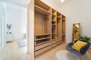 Luxury Residence by Castle District, Free Public Parking nearby