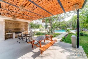 Tranquil Stay Onsite Pool Gym and Playground