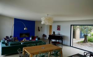 Villas Belle Villa contemporaine au calme au milieu des chenes truffiers en drome provencale : photos des chambres