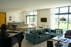 Belle Villa contemporaine au calme au milieu des chênes truffiers en drome provençale