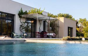 Villas Belle Villa contemporaine au calme au milieu des chenes truffiers en drome provencale : photos des chambres