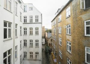 Fantastic and central 3-BR with lake-view - 75