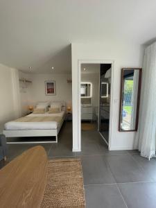 Le beau studio du bord de leau