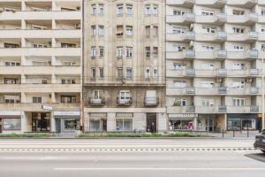 Elegant Suite with Minimalist Design