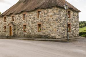 An Maide Bán, Cootehill