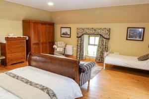 An Maide Bán, Cootehill