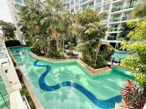 PALMTREE BREEZE Condo in Amazon Residence