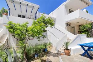 Feni Traditional House Loutra 2 bedrooms 6 guests