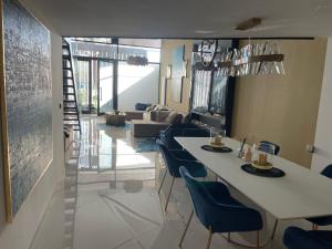 Luxury Apartment Club218