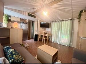 Campings Tiki House M-Home-Climatise - Belle parcelle ! : photos des chambres