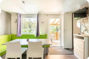 Campings MH F4 Ski Rando Loisirs Proche Chamonix 6 pers 300AK : photos des chambres