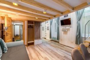 Amazing Kazinczy Flat No. 1 Budapest