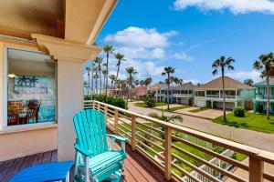 Hibiscus Hideaway 208