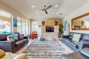 Hibiscus Hideaway 208