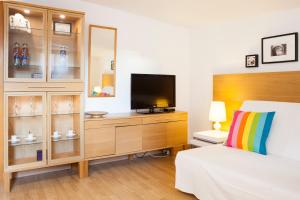 Three-Bedroom Premium Apartment room in Ramblas Apartments