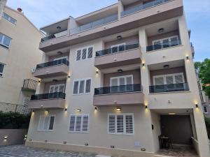 House Villa Roza