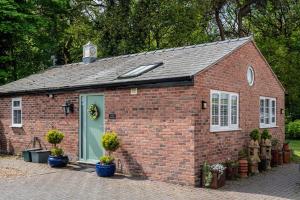 Quiet Self contained Cottage near Delamere Forest