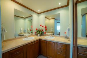 Veranda 3B 2 bedrs second floor by Stay in CR