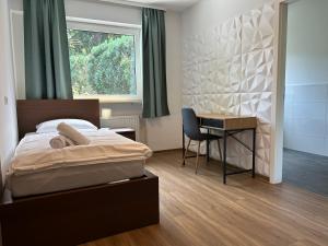 Riverside Airport Hotel