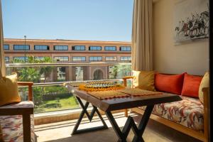 Magnifique appartement moderne de 2 chambres avec piscine à 10 min du centre de Marrakech