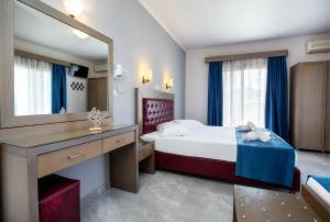 Triple Room with Balcony room in Hotel Thetis