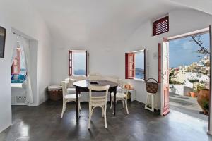 PORI HOUSE-VOLCANO VIEW