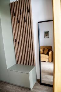 Jaukūs apartamentai su lauko baseinu, sporto sale ir vaikų žaidimų kambariu netoli jūros!