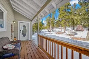 Mountain Top Escape Hot Tub Firepit Gameroom - 埃弗格林