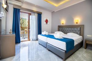 Double or Twin Room with Balcony room in Hotel Thetis