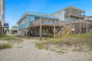 Smart Pelican by Oak Island Accommodations