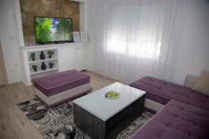 Two-Bedroom Apartment room in Apartment Garden