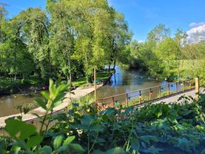 Maisons de vacances Le Moulin du Gue en Vendee Gite atypique et exceptionnel de 15 personnes au bord de l'eau a 30 minutes du PuyduFou : photos des chambres