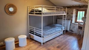 Maisons de vacances Le Moulin du Gue en Vendee Gite atypique et exceptionnel de 15 personnes au bord de l'eau a 30 minutes du PuyduFou : photos des chambres