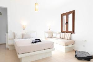 Naxos Central Room Superior Triple Room Balcony 200M From St George Beach City Views Saint George